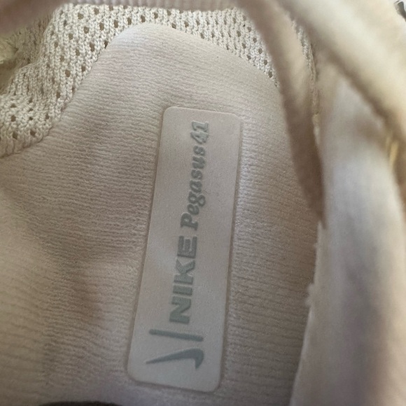 Nike Pegasus 41 Women’s 7.5 White/Cream W Metallic Gold Swoosh Running Shoes - Picture 2 of 11